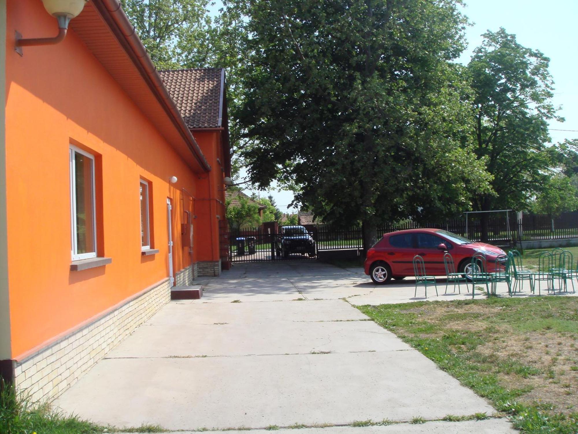 NagyszenasPlatan Panzio住宿加早餐旅馆 外观 照片