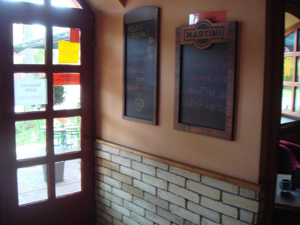 NagyszenasPlatan Panzio住宿加早餐旅馆 外观 照片